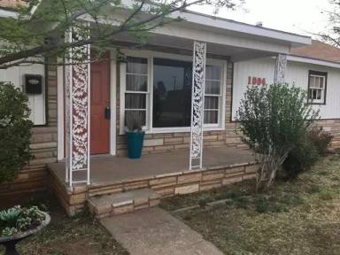 Main picture of 1004 NW 2nd St