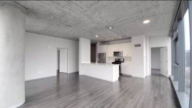 Main picture of 743 S Clark St