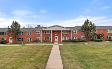 Main picture of 229 W Johnson St