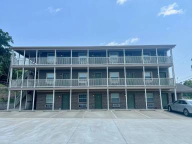 Main picture of 1604 Spring Valley Dr