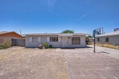 Main picture of 446 S Fraser Dr