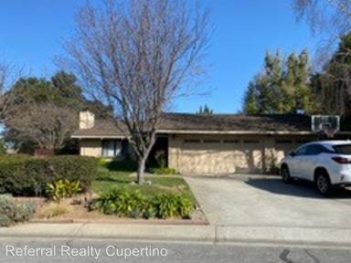 Main picture of 2375 Friars Ln