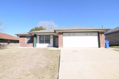 Main picture of 1312 Elke Cir