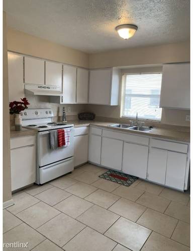 Main picture of 8731 N 50th St