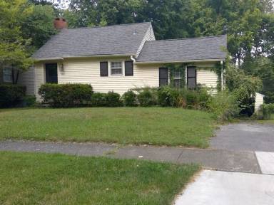 Main picture of 665 Montclair Dr
