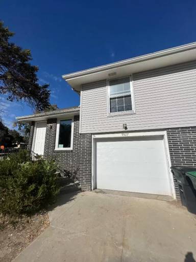Main picture of 5527 S 114th St