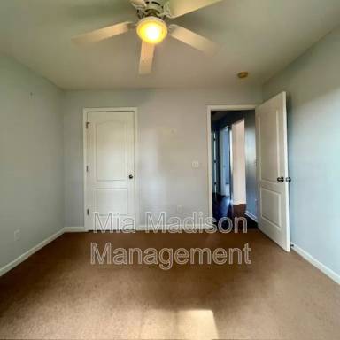Main picture of 275 Abigail Cir