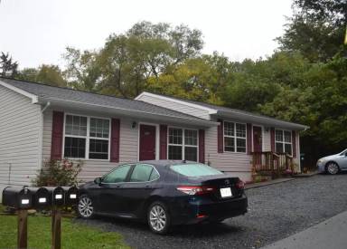 Main picture of 327 Mulberry St