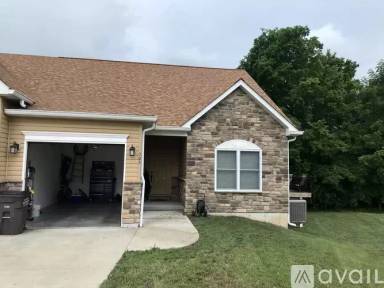 Main picture of 105 Pebble Creek Ct