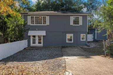 Main picture of 3822 Howard Ave