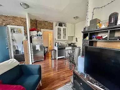 Main picture of 522 E 11th St