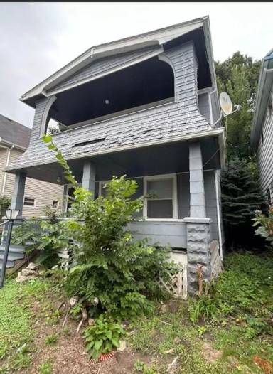 Main picture of 2785 E 117th St