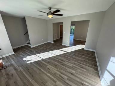 Main picture of 167 Waddell Cir