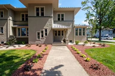 Main picture of 424 S Main St