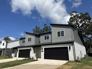 Main picture of 654 Sun Meadow Loop