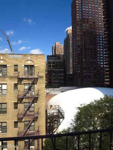 Main picture of 432  East 89th St