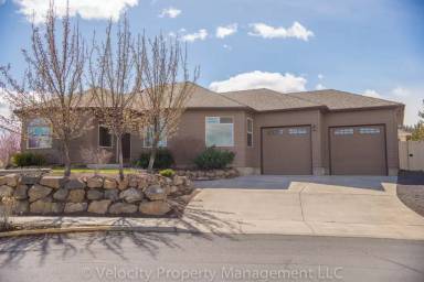Main picture of 1075 NE Watt Way