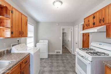 Main picture of 1600 Orlando St SW