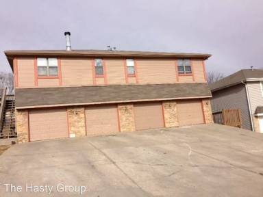 Main picture of 8702 NW 82nd Ter