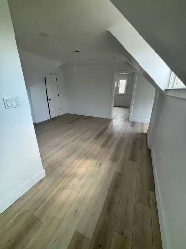 Main picture of 1640 E 85th St