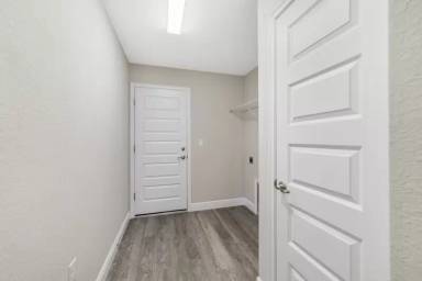 Main picture of 8500 N Sussex Dr