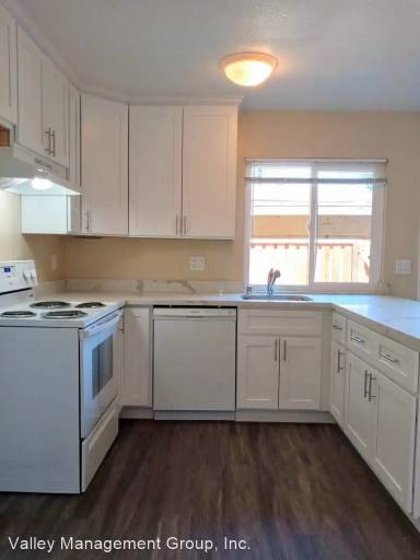 Main picture of 2394 Niemeyer Ct