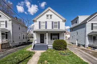 Main picture of 2892 Markbreit Ave