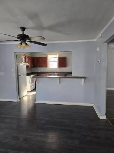 Main picture of 2650 E 24th St
