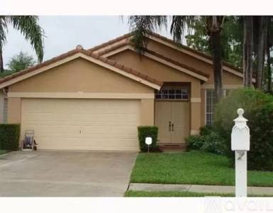 Main picture of 723 Lake Wellington Dr