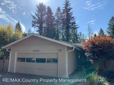Main picture of 17521 E Clear Lake Blvd SE