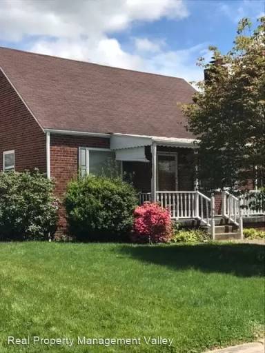 Main picture of 227 Court St W