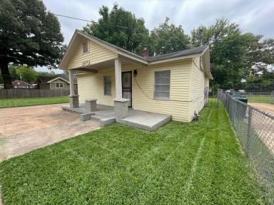 Main picture of 2673 Midland Ave