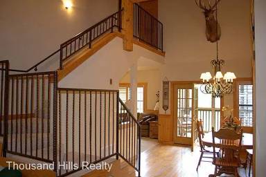 Main picture of 213 Oakridge Dr