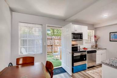 Main picture of 625 Coleman St