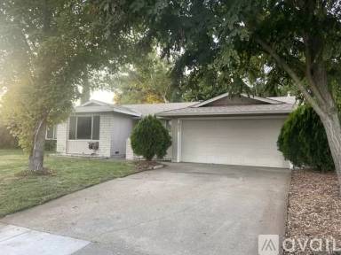Main picture of 8547 La Riviera Dr