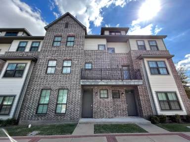 Main picture of 600 Clay St