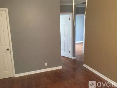 Main picture of 2028 E Zion St