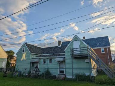 Main picture of 2673 Holmes St