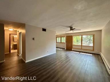 Main picture of 205 W 18th St