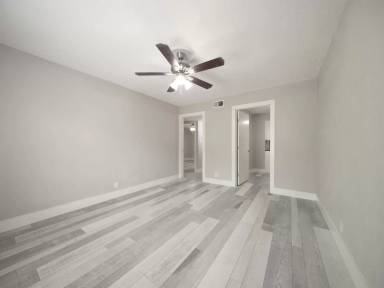 Main picture of 1717 N Locust St - Chateau D'Or - 03
