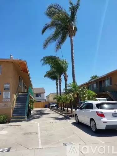 Main picture of 576 Flower St