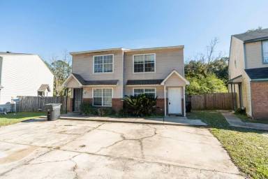 Main picture of 2724 Tess Cir