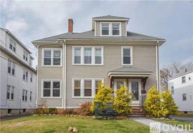 Main picture of 77 Maplewood Ave