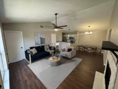 Main picture of 6101 Parkwood Dr