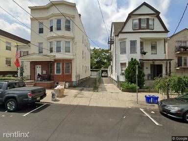 Main picture of 85 Littleton Ave