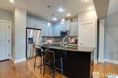 Main picture of 445 Providence Main St NW