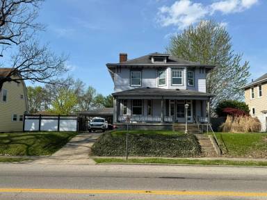Main picture of 907 Main St