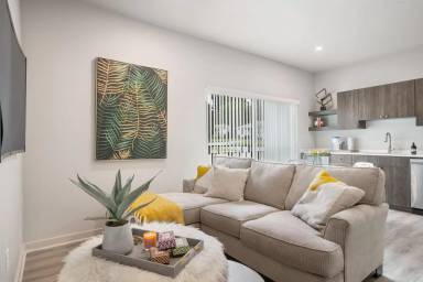 Main picture of 3320 E 37th St