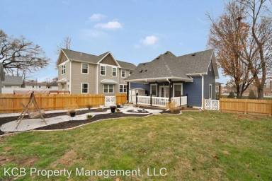 Main picture of 221 E Vaile Ave