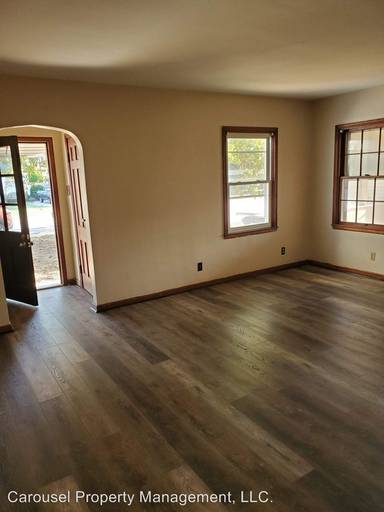Main picture of 4707 Taylor Ave